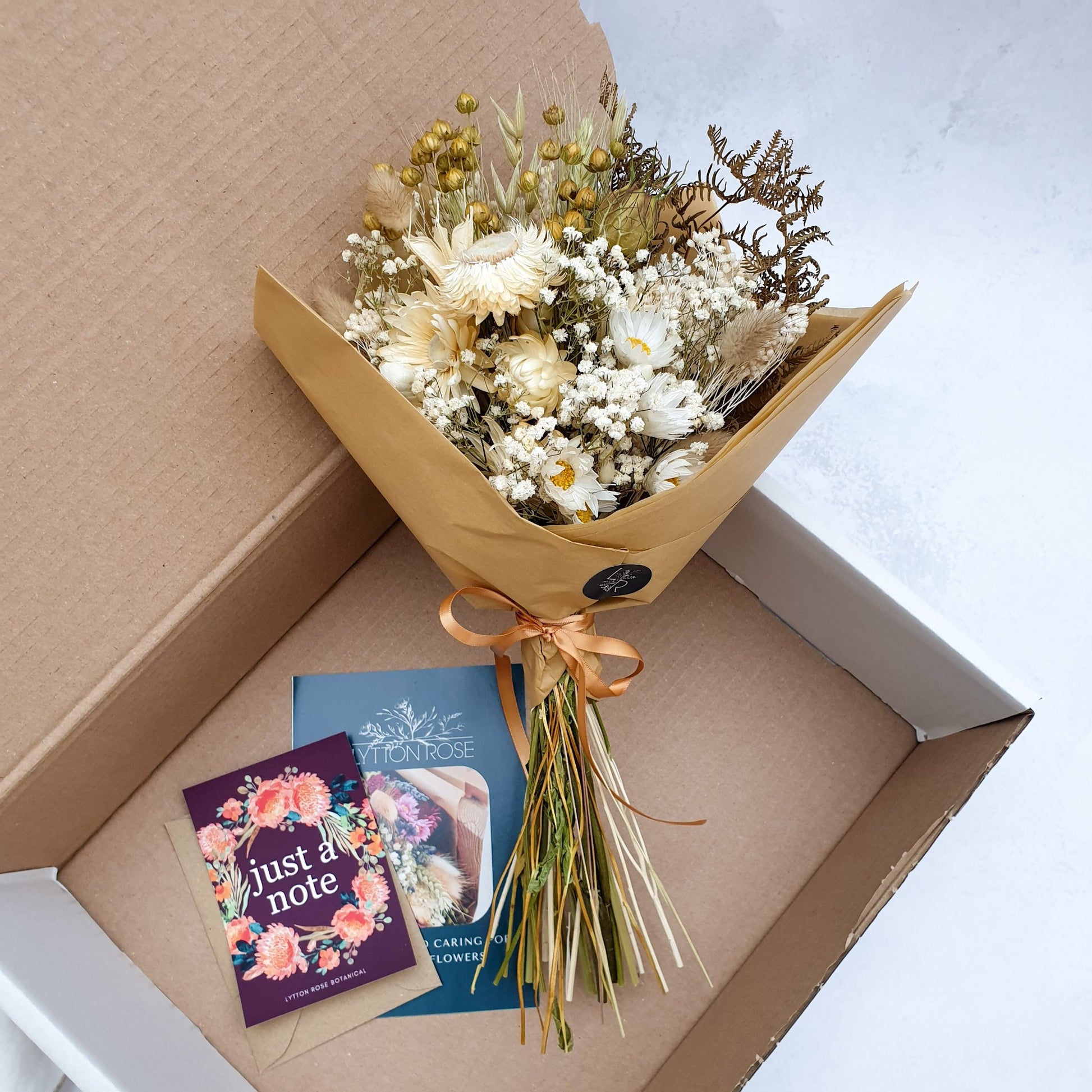 "Love In A Mist" Dried flower Posy - Lytton Rose Botanical